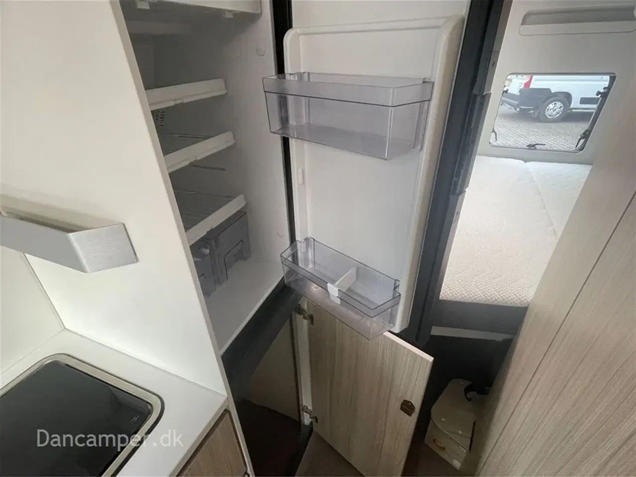 Billede 18 - 2023 - Adria Twin Axess 600 SP Kort og rummelig campervan kun kørt få km