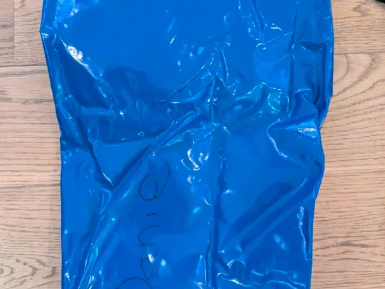 Billede 2 - flydedragt + vandtæt taske