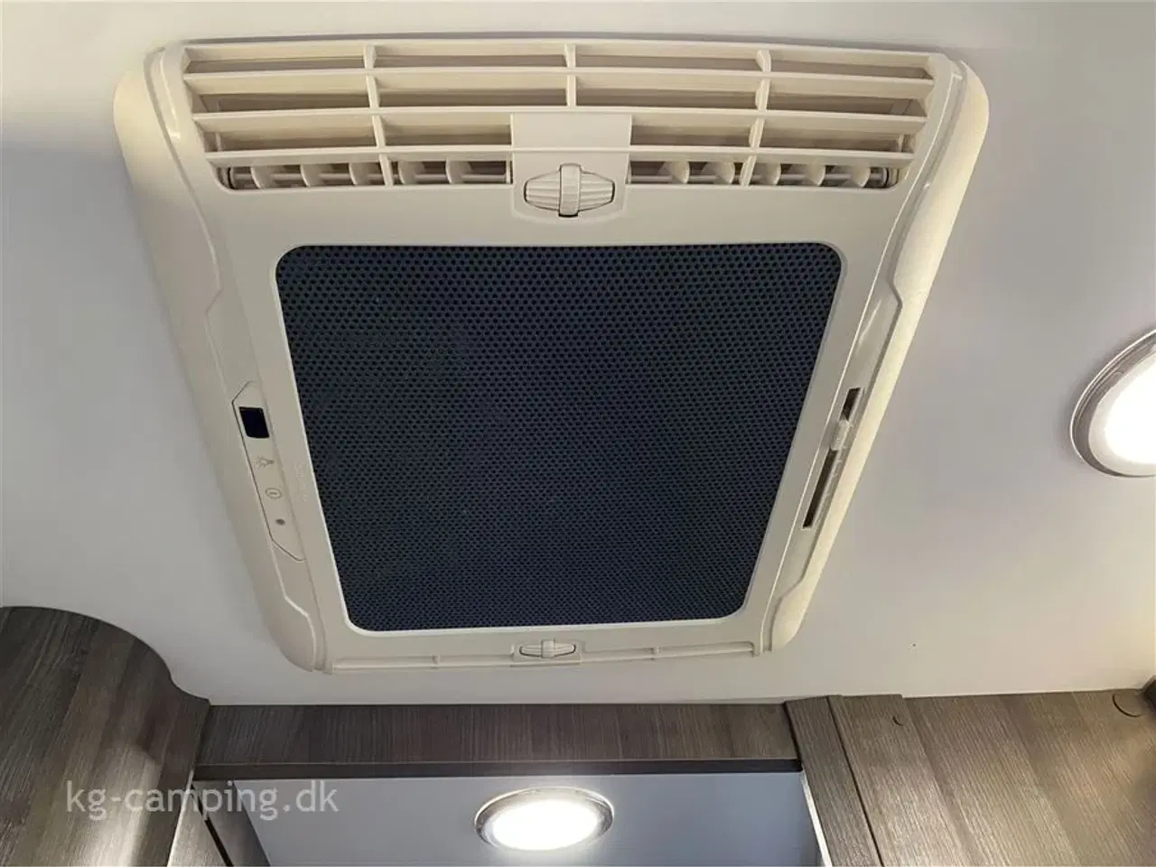 Billede 23 - 2023 - Benimar Amphitryon 998 3500 kg   Særdeles velholdt Benimar AMPHITRYON 998 ALDE - Vognen kan vejes op til 4.400 kg.