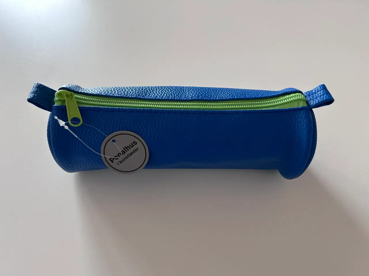 Billede 1 - Rundt penalhus i kunstlæder, NY!