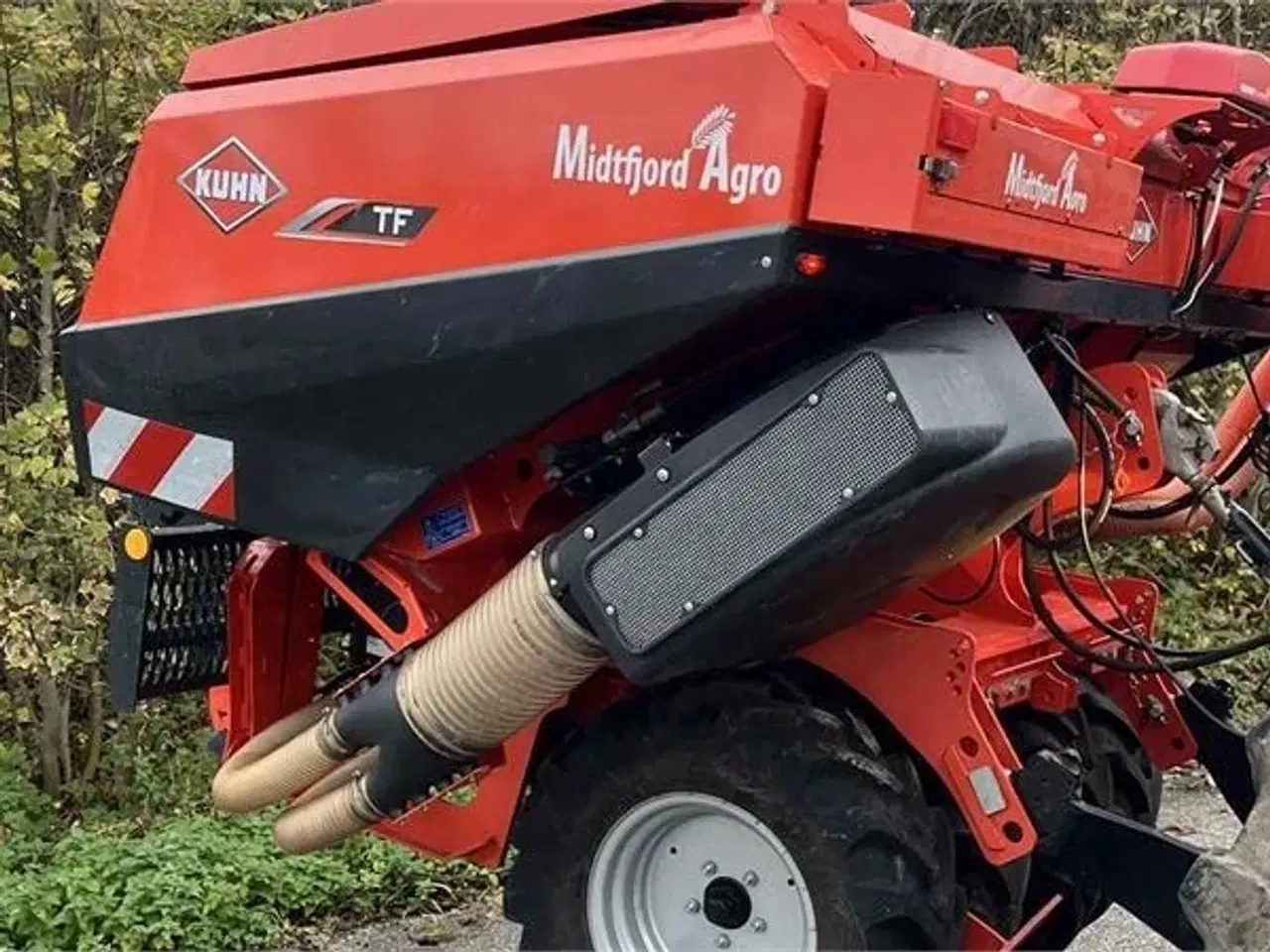 Billede 15 - Kuhn HR6040 med såmaskine  Med dobbelt kammer fronttank
