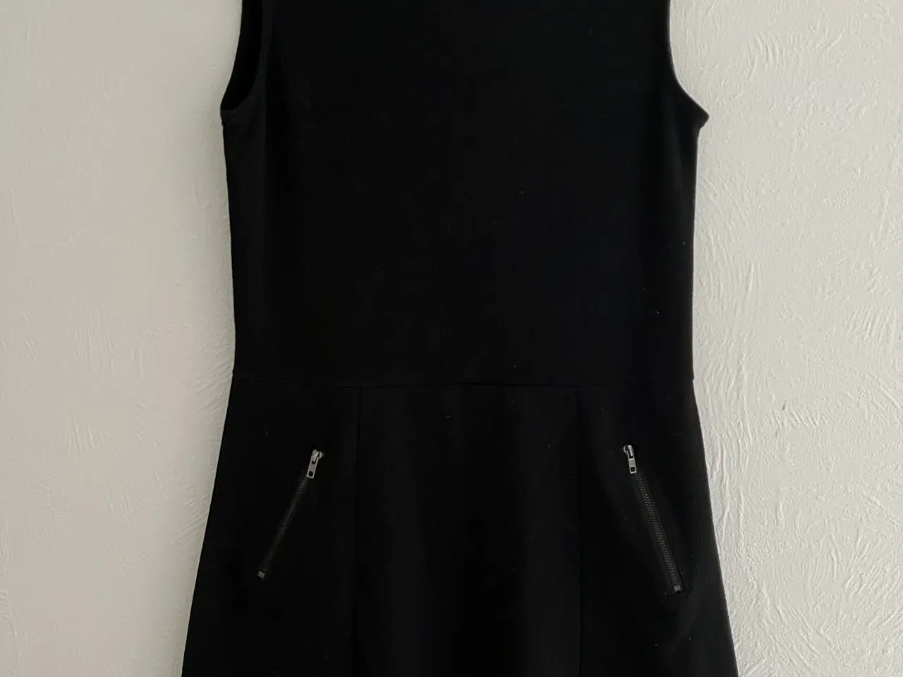 Billede 2 - MONO kjole uden ærmer i str. 14 år