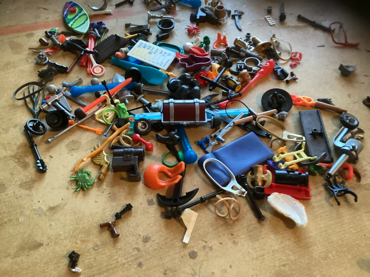 Billede 2 - Playmobil rester  (se billeder)