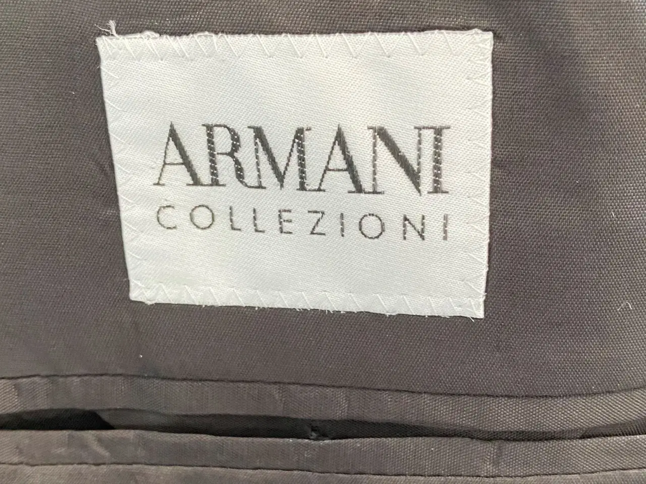 Billede 2 - Armani jakkesæt