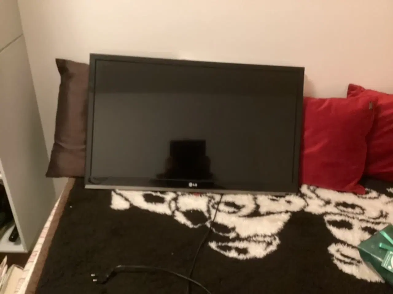 Billede 1 - tv til salg  med ophængsbeslag