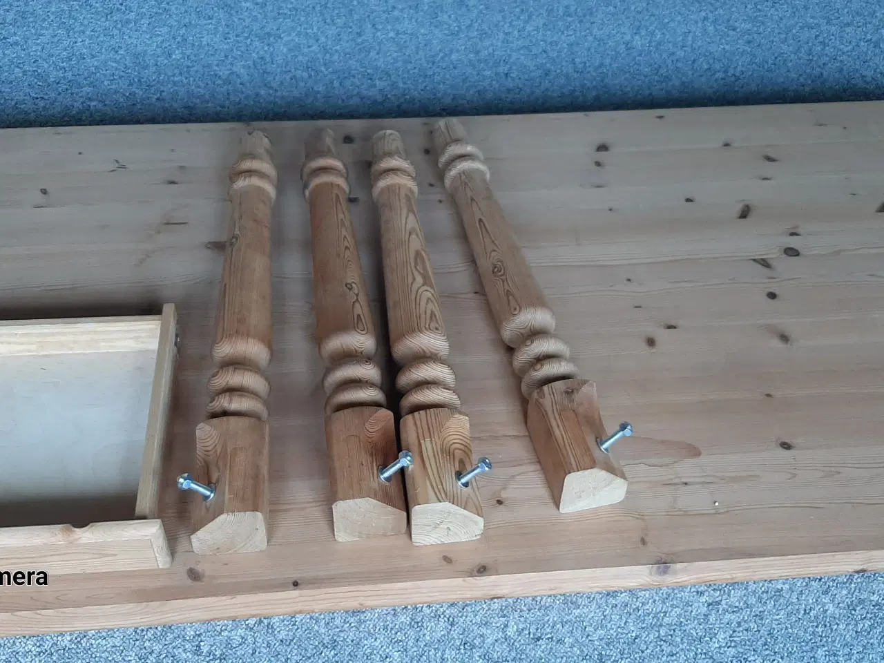 Billede 1 - Fyrtræs Spisebord m. 1 skuffe