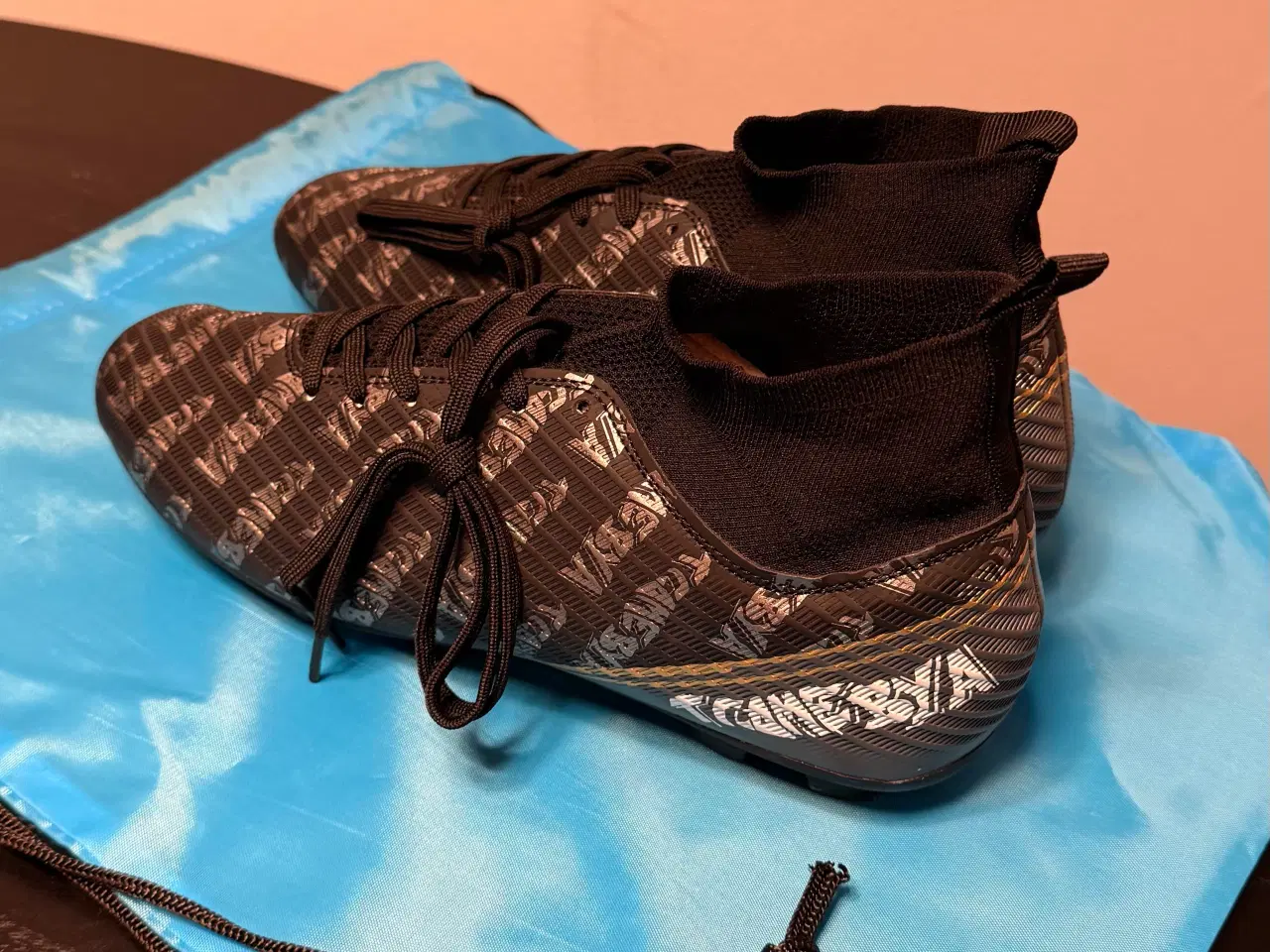 Billede 1 - Unikke sorte fodboldstøvler