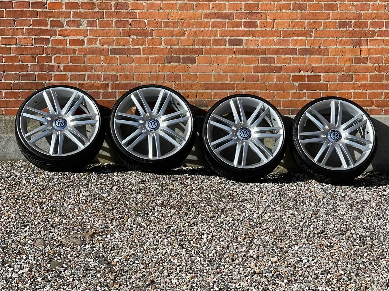 Billede 8 - Alufælge, 20" 215/30/R20 Der er 2 krydsmål 5 x112