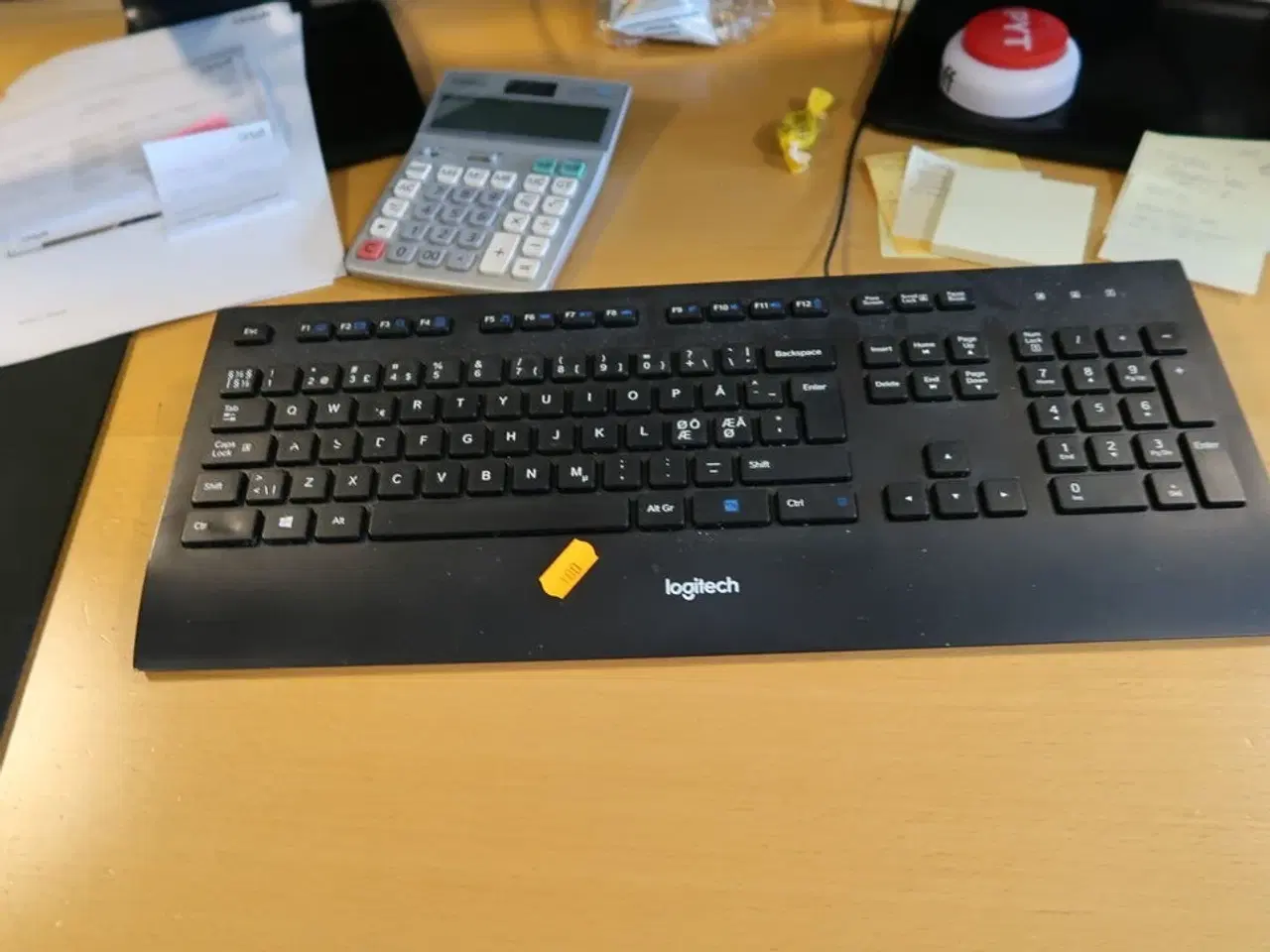 Billede 2 - 2 stk. computerskærme HP Compaq LA2405x med tastatur