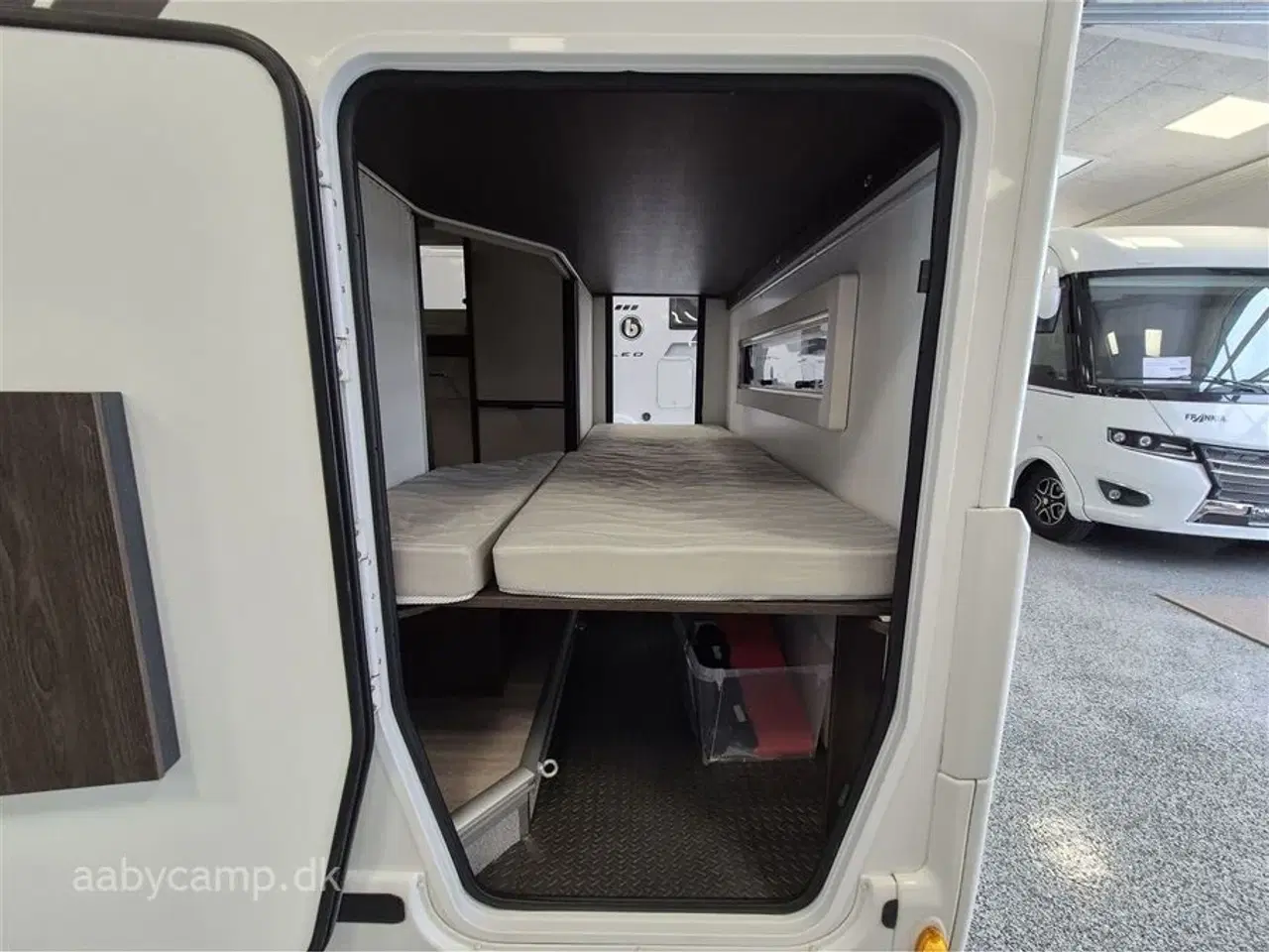 Billede 25 - 2021 - Benimar Tessoro 483 NK   Nk pakke. Markise. solcelle. Lithium Batteri. 2000w inverter. Maxxfan. udv. gas og bruseudtag. Duo-control. undervognsbehandlet. KUN 28,000 KM!!