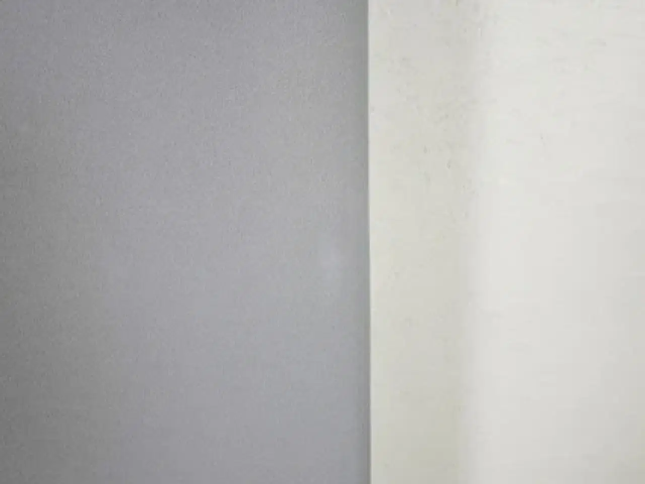 Billede 8 - Abstracta skærmvæg i grå med sorte fødder | 120 cm. bred