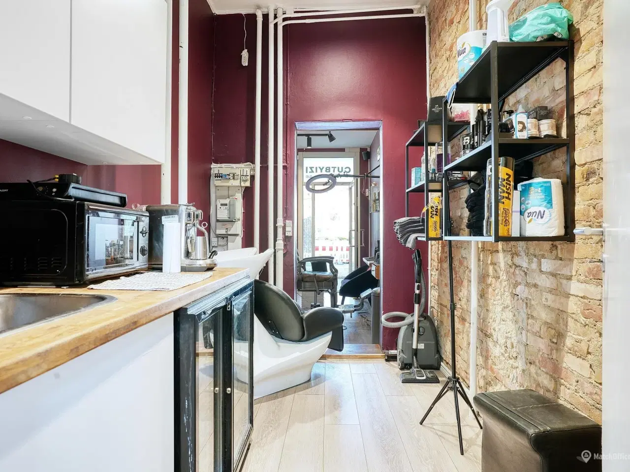 Billede 8 - Charmerende butik ud til Lyngby Torv – tæt på hovedgaden