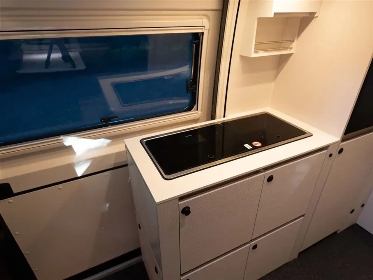 Billede 13 - 2026 - Tourne 6.4 Select aut. gear - Black Tournes topmodel med langsgående senge