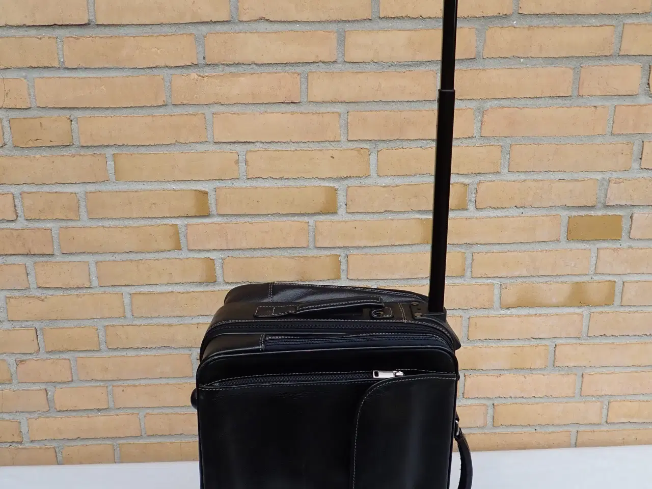 Billede 3 - Italiensk Vera Pelle rejsetaske med 2 hjul