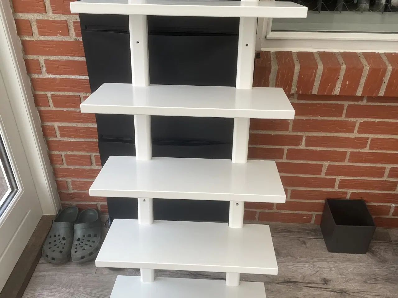 Billede 1 - IKEA Væghængt Reol – Som ny, hvid