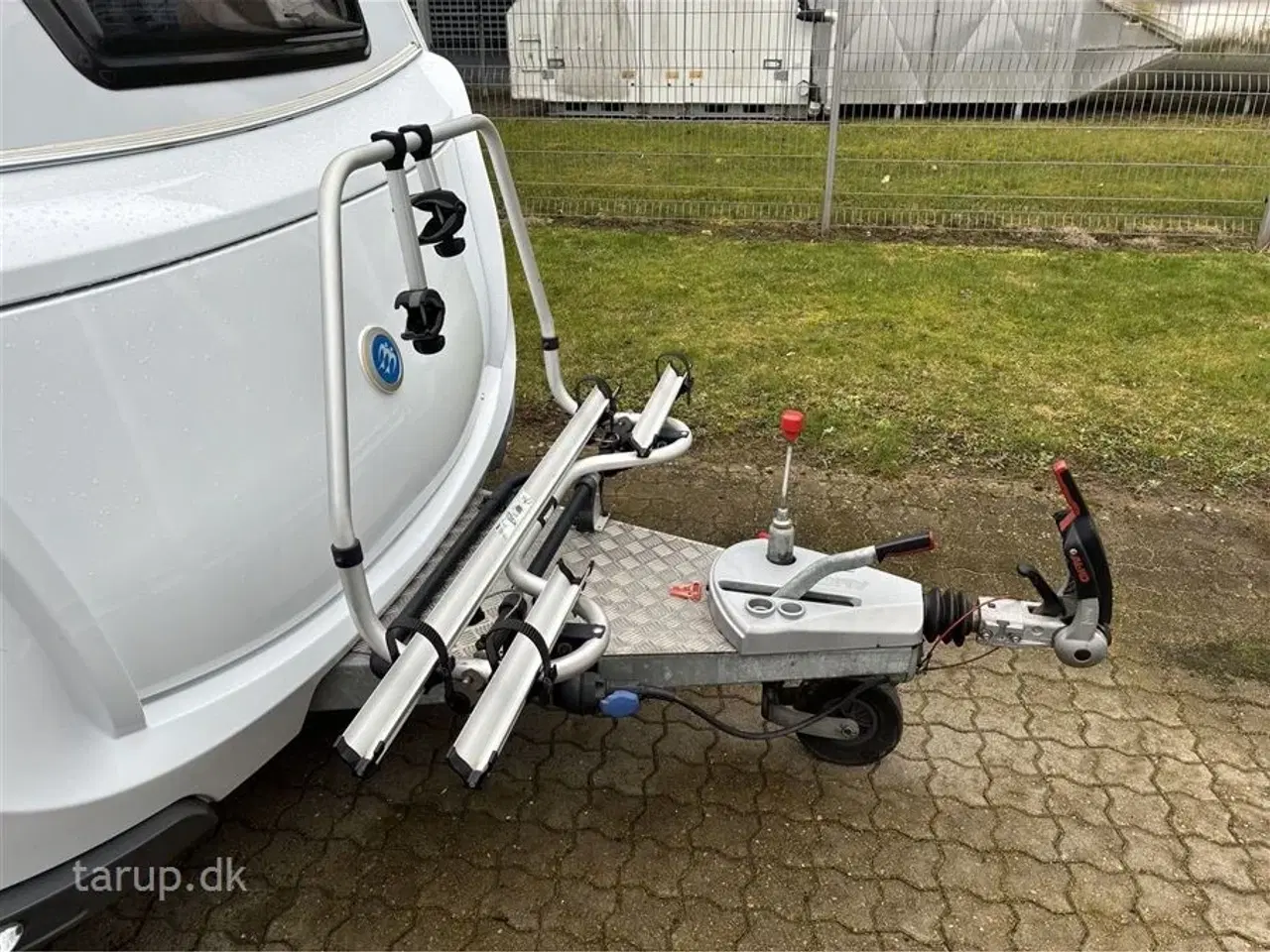 Billede 5 - 2013 - Knaus Sport 450 FU   Fast monteret Thule markise, rundsiddegruppe, mover, Isabella sunshine, stabilisator, aircondition, varmtvand, udvendigt gasudtag og EL.