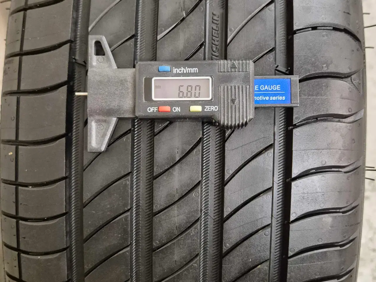 Billede 4 - VW ORIGINAL ALUFÆLGE MED NYE SOMMERDÆK 5x112