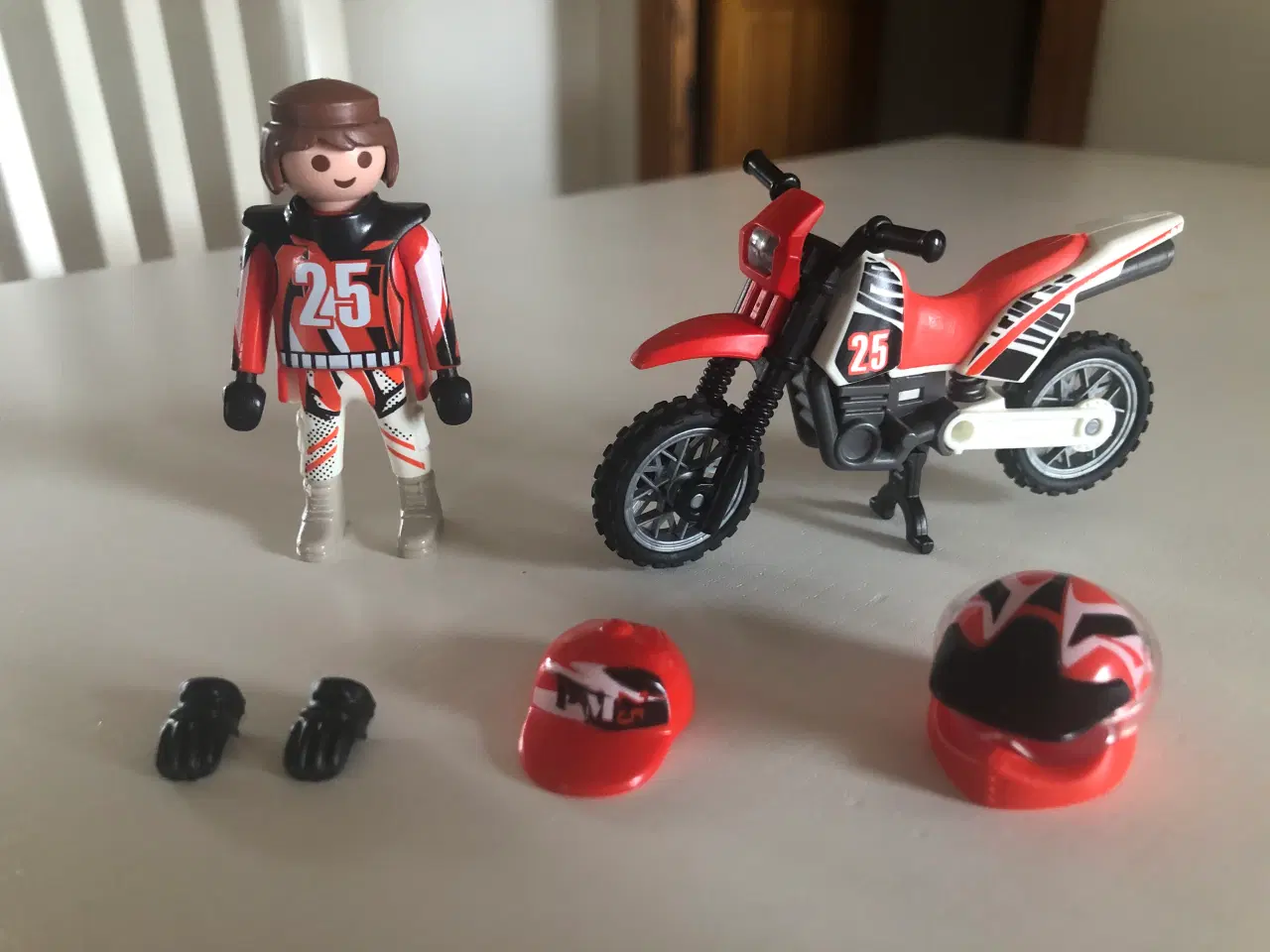 Billede 1 - Playmobil: Motorcross køre (9357)