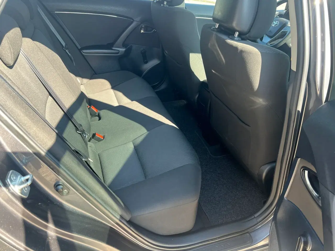 Billede 10 - Toyota Avensis 1,6 VVT-I T1 132HK Stc 6g