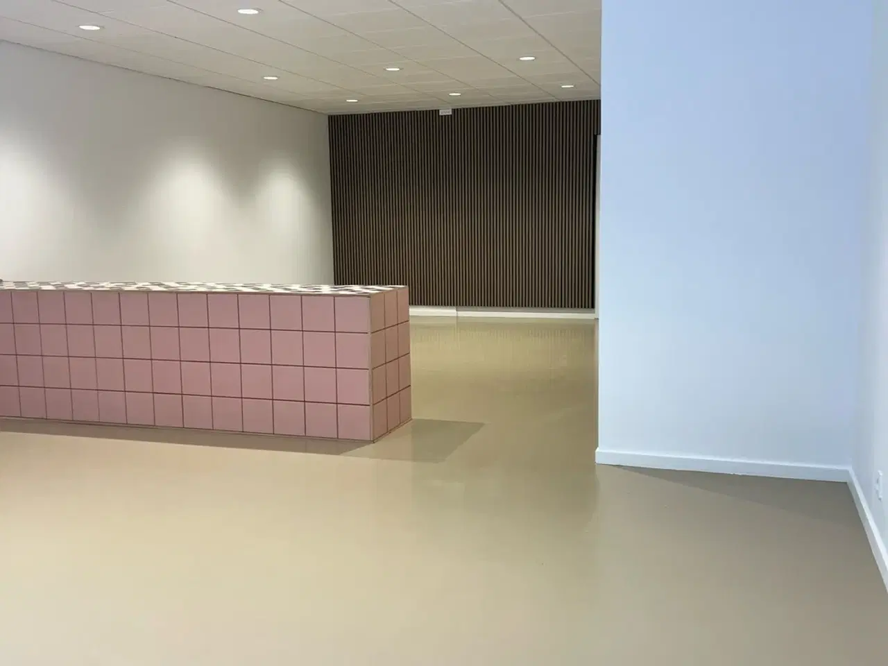 Billede 3 - Butikslokale midt på gågagden i Allerød til leje