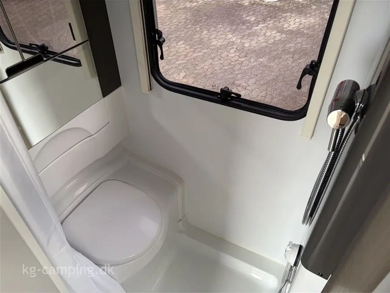 Billede 7 - 2022 - Adria Action 391 LH Flot vogn med mover og fortelt.