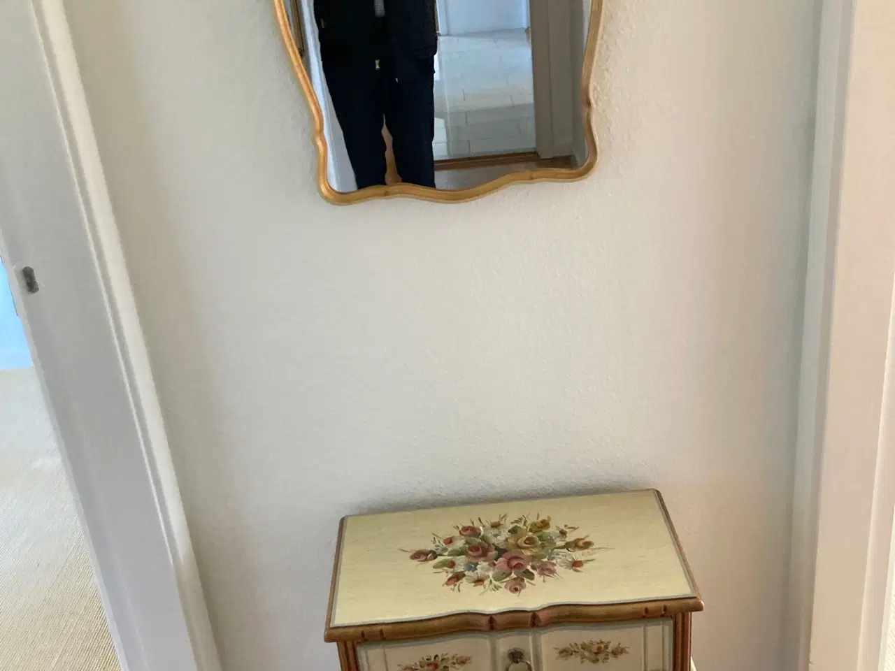 Billede 2 - Entré sæt med kommode og spejl