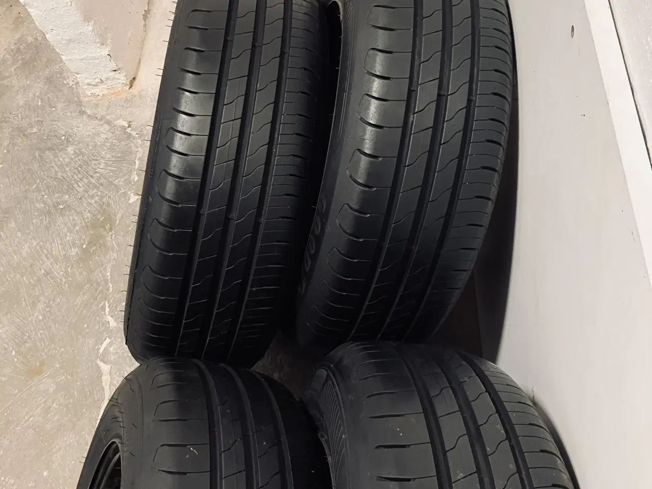 Billede 4 - Goodjear sommerdæk på fælge 