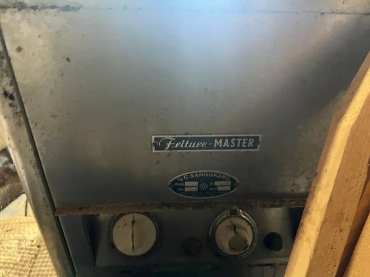 Billede 15 - Stole, partytelte/pavillioner, køleskabe, friture m.v. (se billeder)