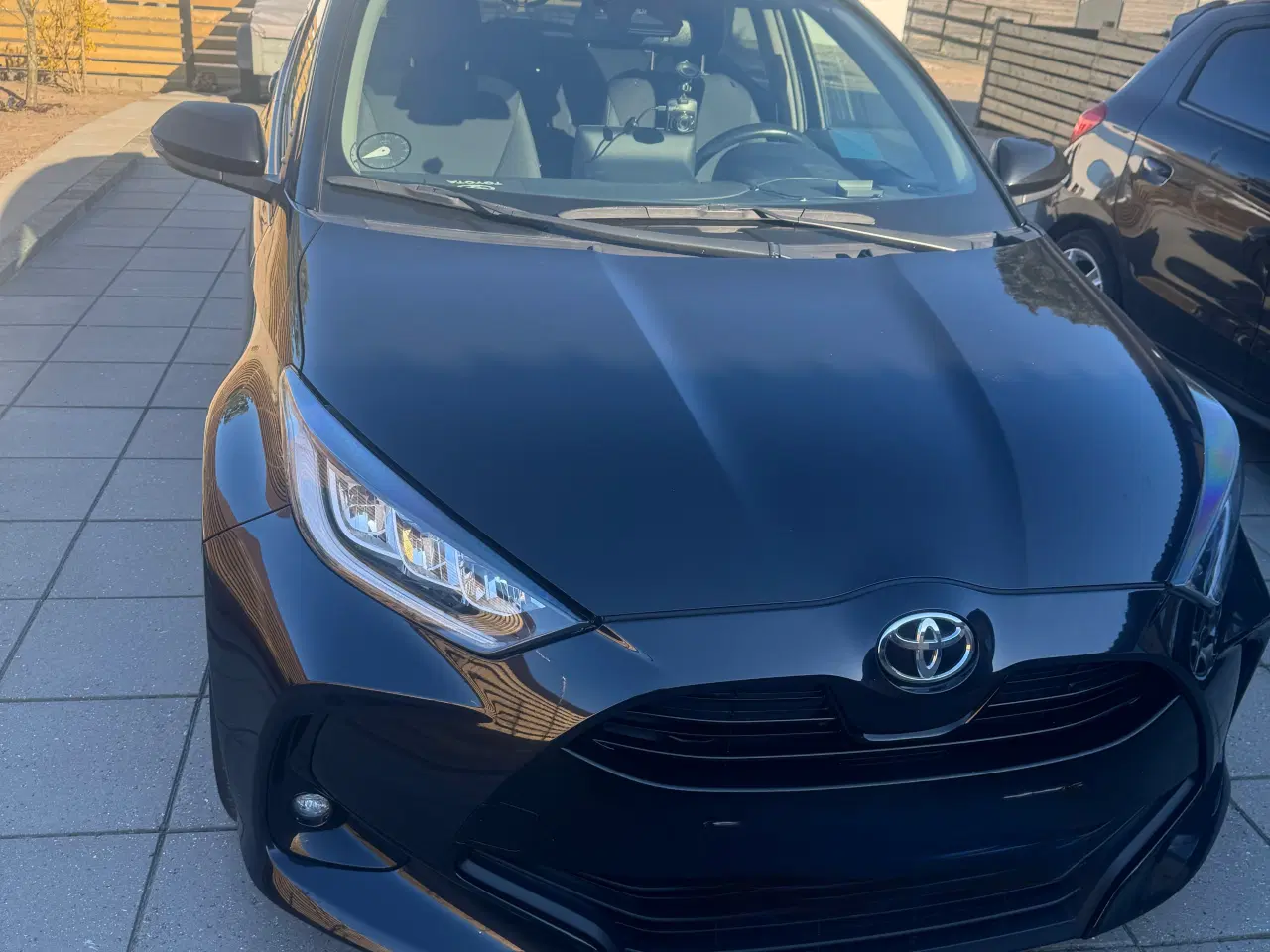 Billede 2 - Toyota Yaris sort 2021