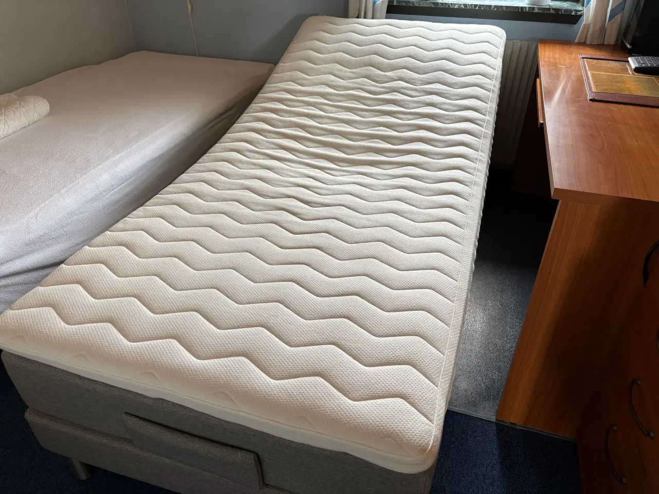 Billede 6 - Elevationsseng med fjernbetjening