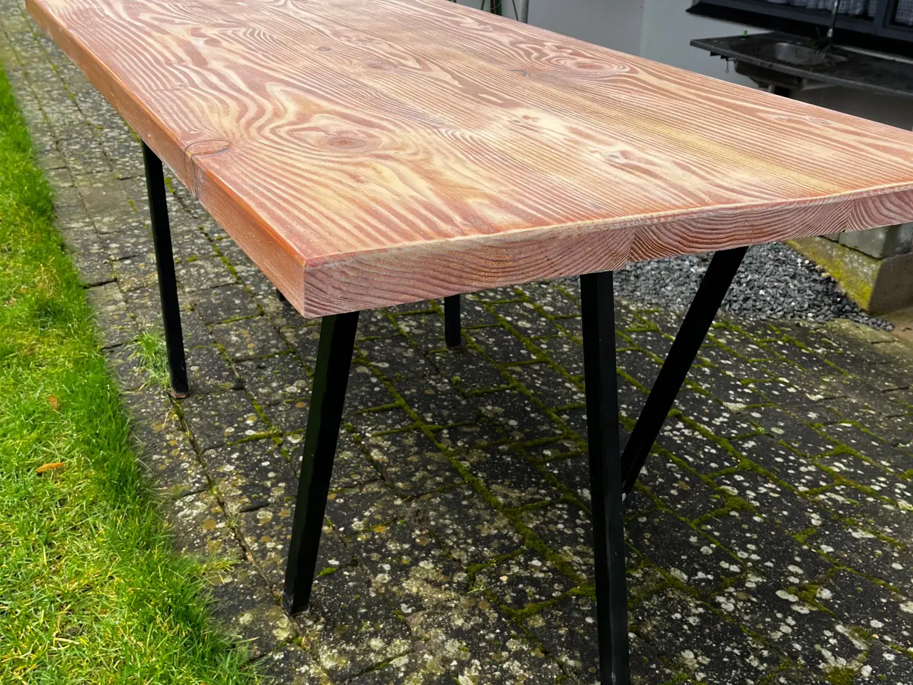 Billede 4 - Plankebord lavet af godt håndværk 