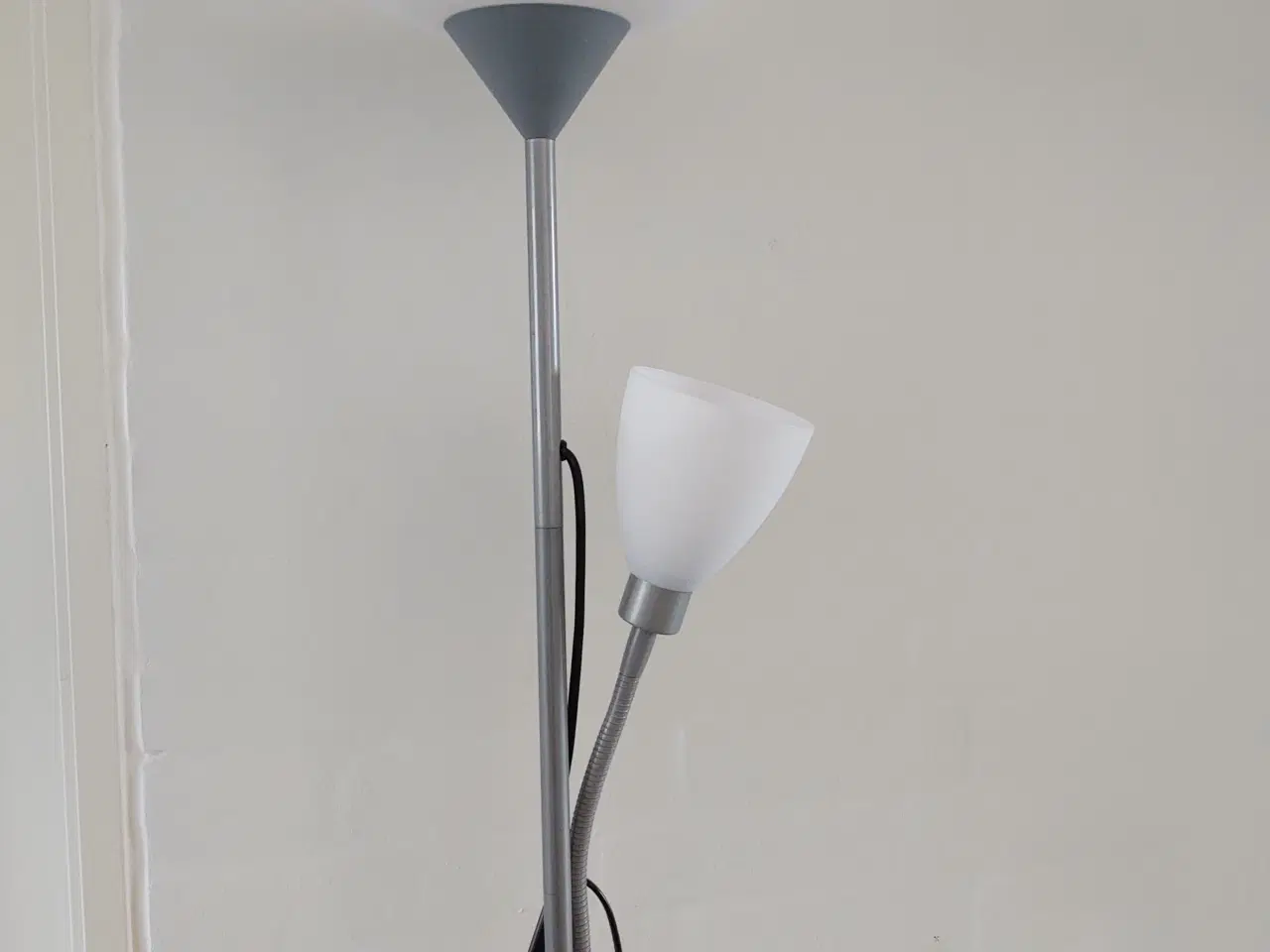 Billede 3 - Gulv lampe. 