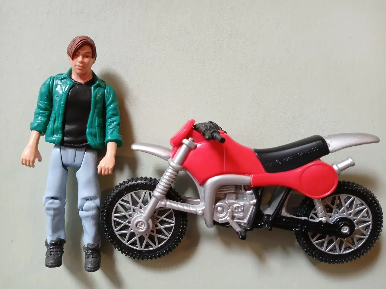 Billede 1 - Lille Terminator 2 John Connor figur med motorcyke