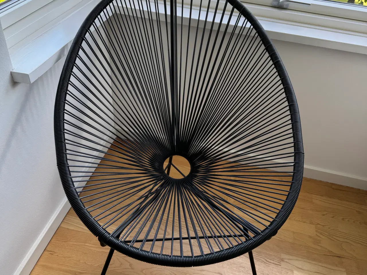 Billede 1 - Sort loungestol – moderne og let design