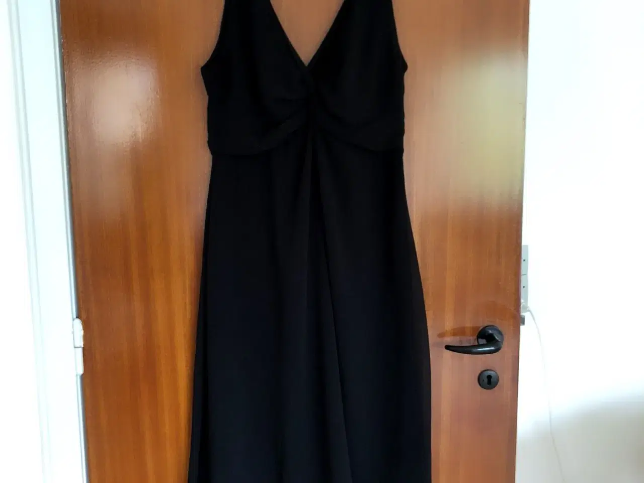 Billede 2 - Pardon fantastisk flot sort kjole str 42