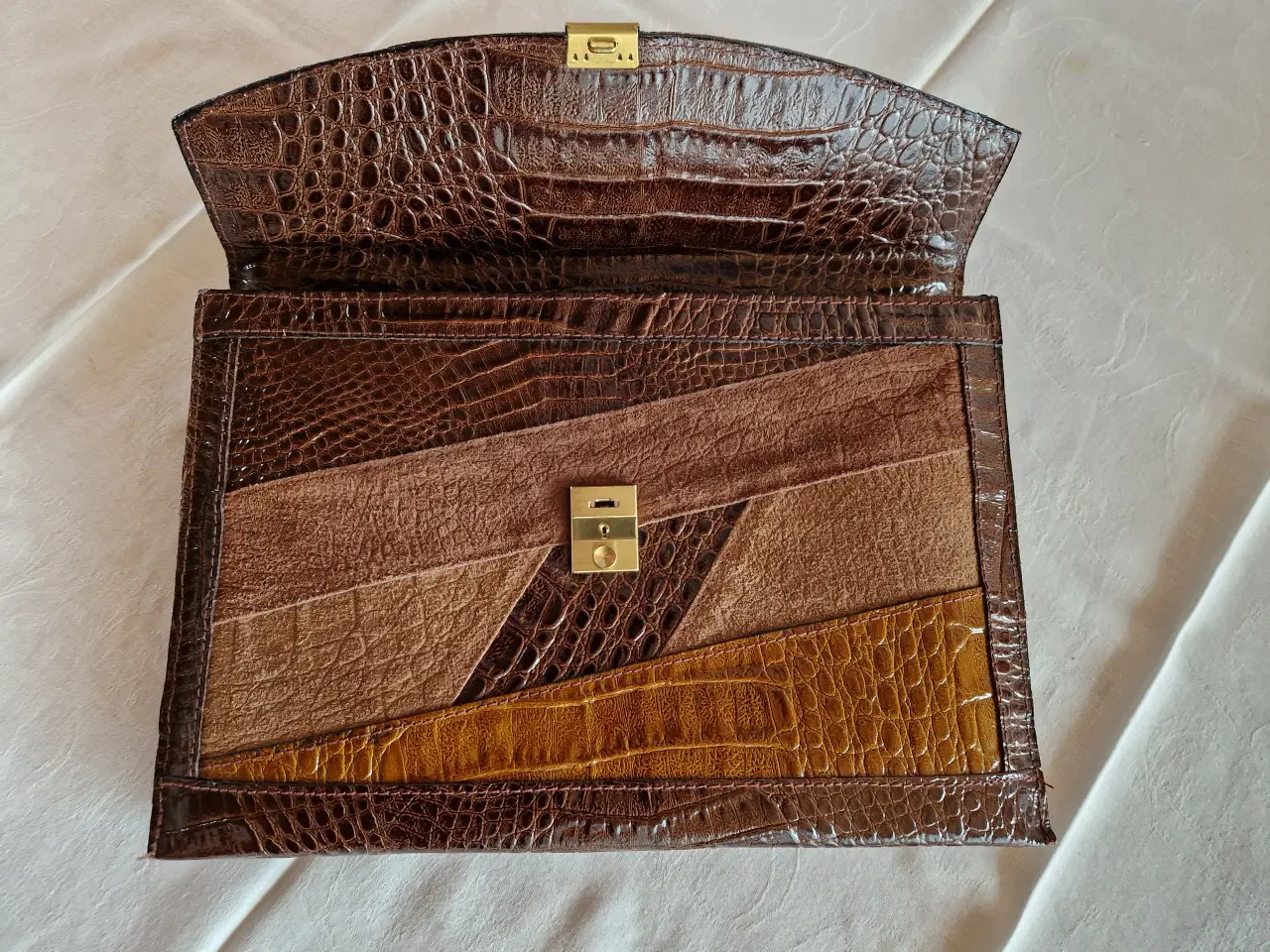 Billede 3 - Flot dametaske A 4 str.  200 kr. 