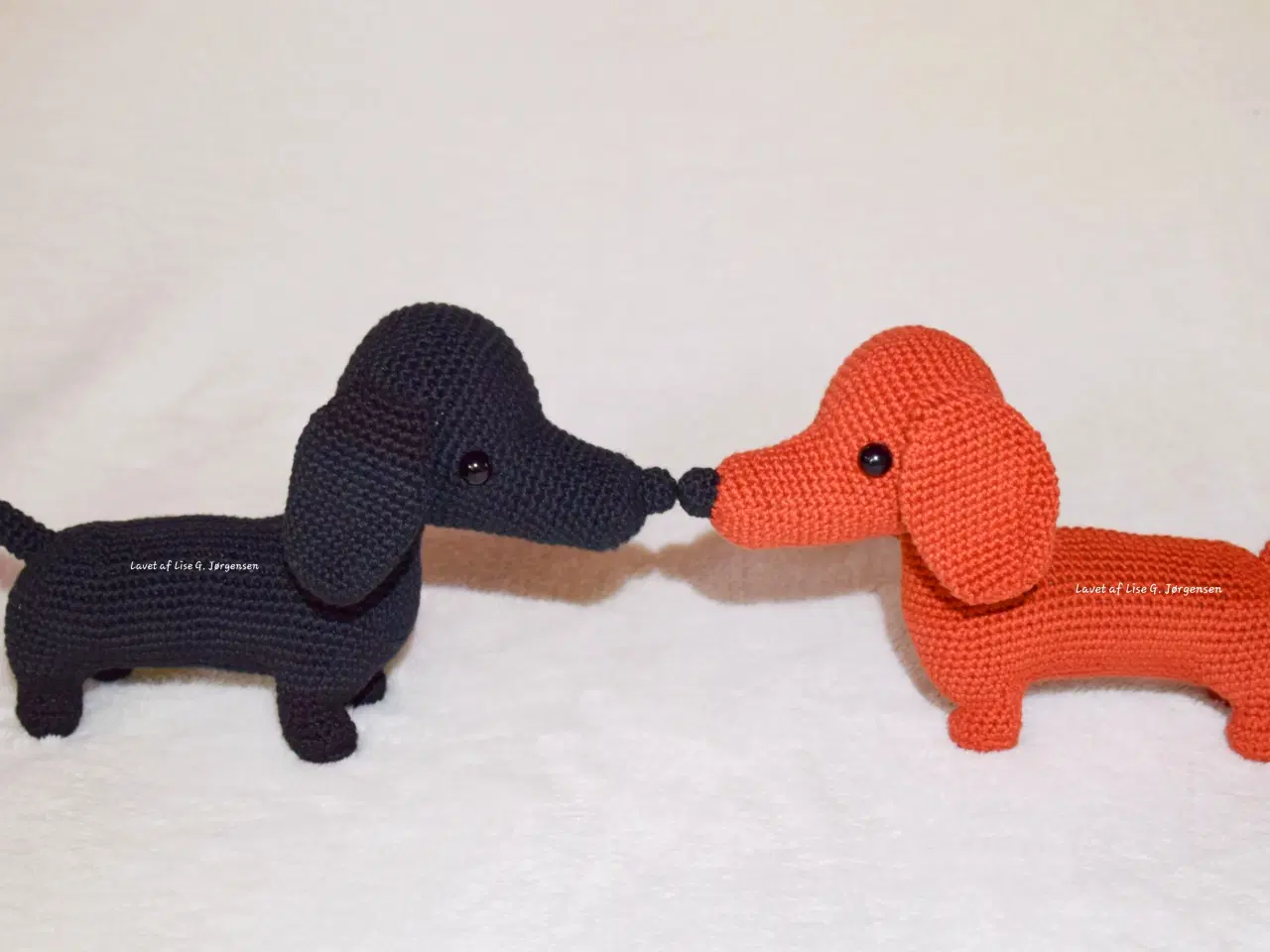 Billede 2 - Hæklede gravhunde, 20 cm