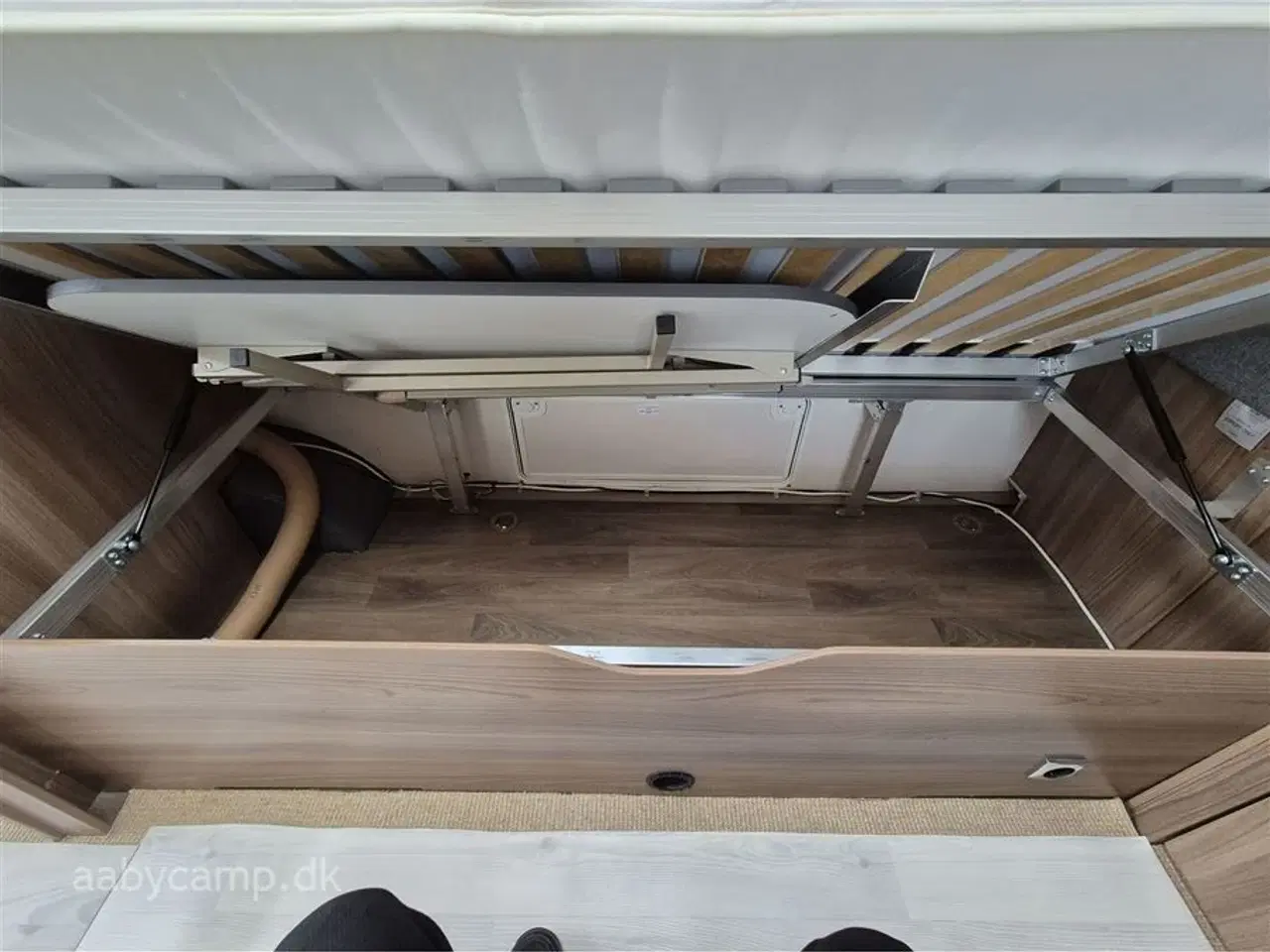 Billede 14 - 2022 - Sprite Mondial 490 Enkelt senge. markise. Isabella Capri fortelt. Mover. Batteri. gasalarm. cykelstativ.