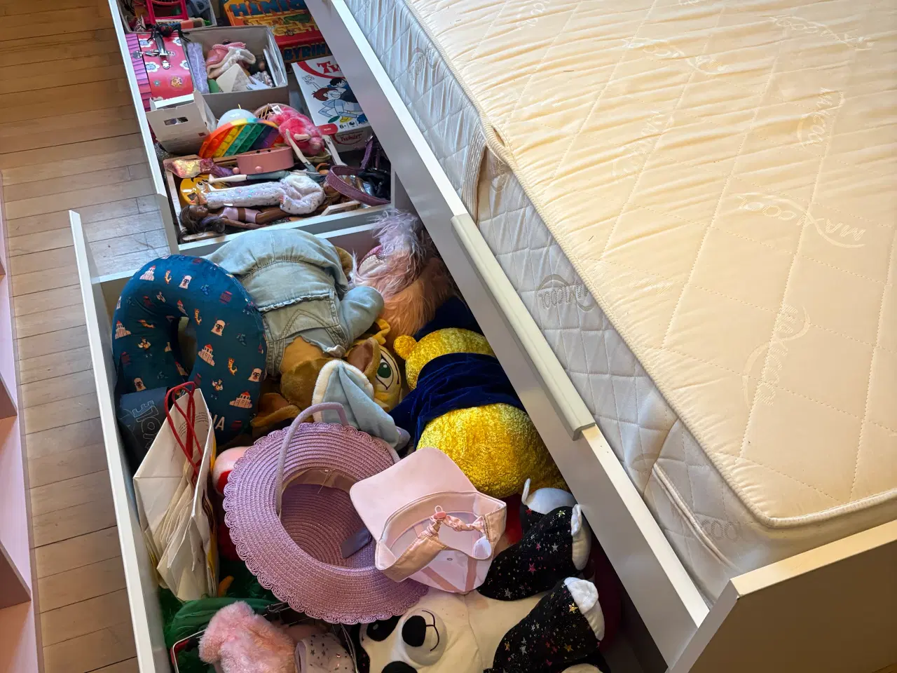 Billede 1 - Trangbjerg trækud seng