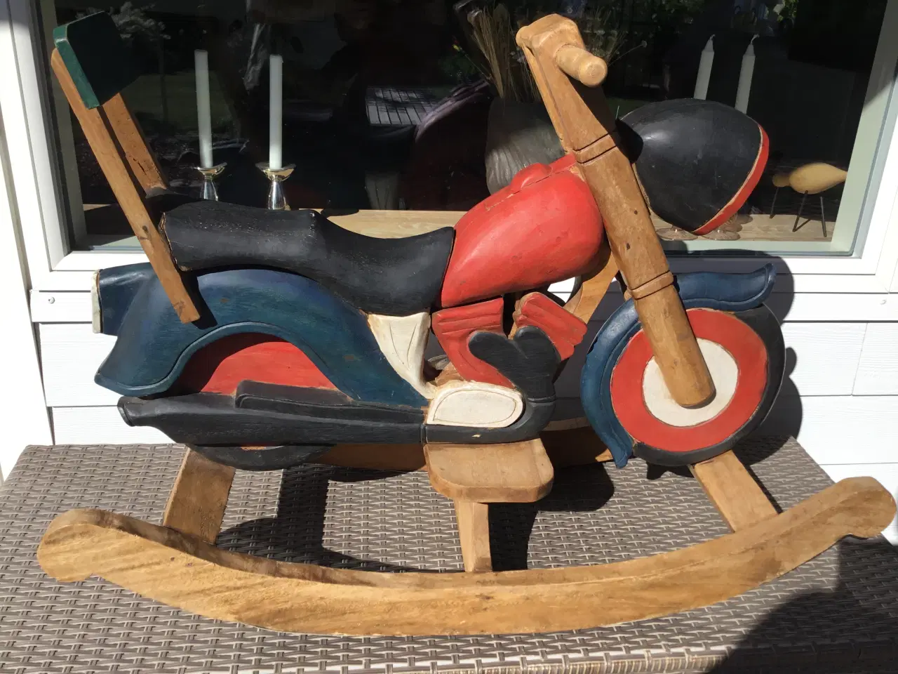 Billede 2 - Gyngehest “motorcykel” håndlavet i egetræ/hårdtræ.