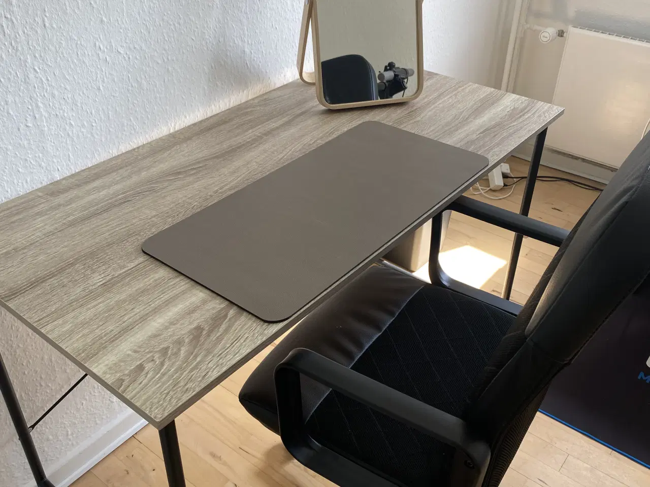Billede 1 - Skrivebord