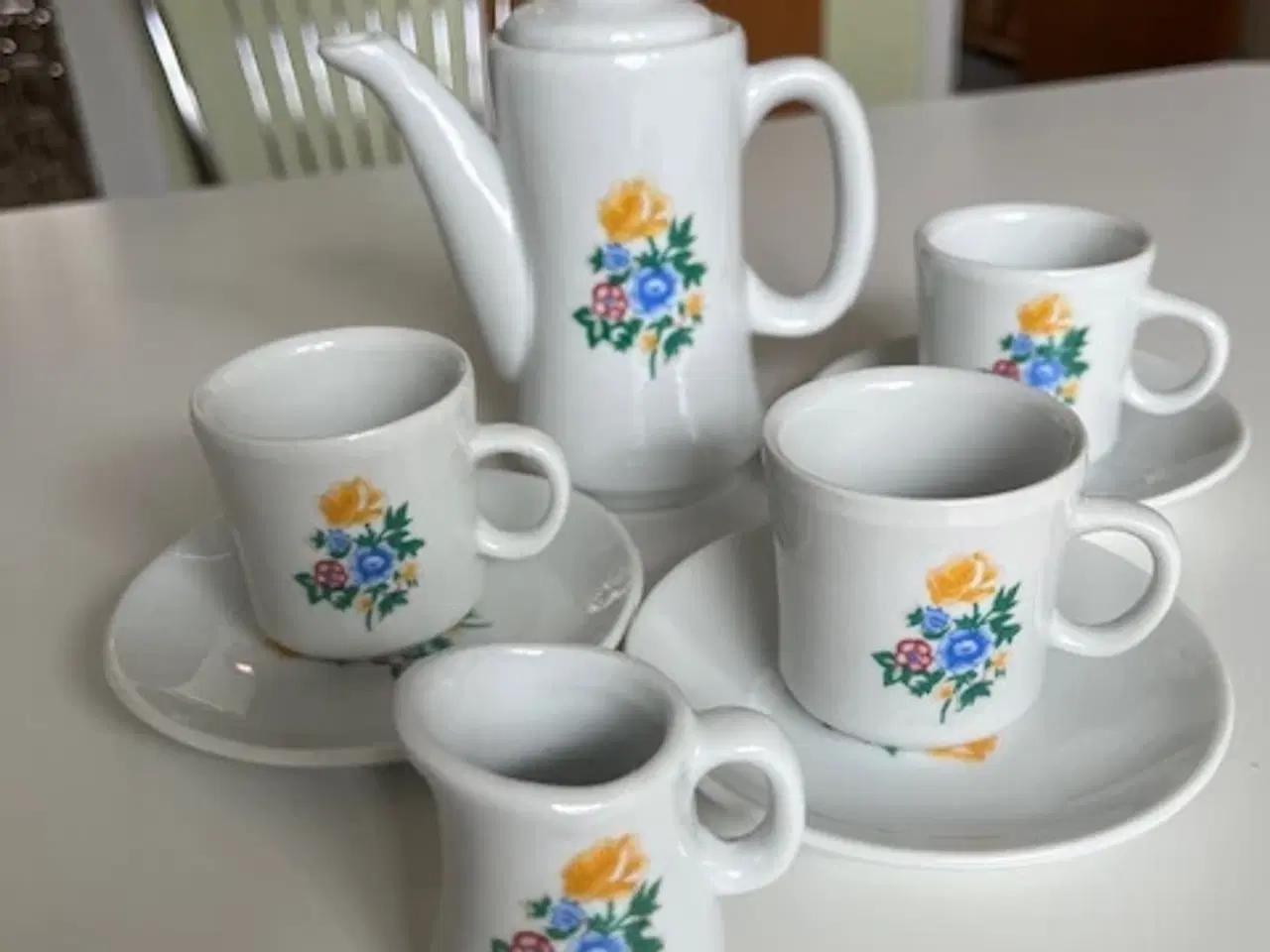 Billede 1 - Dukkestel