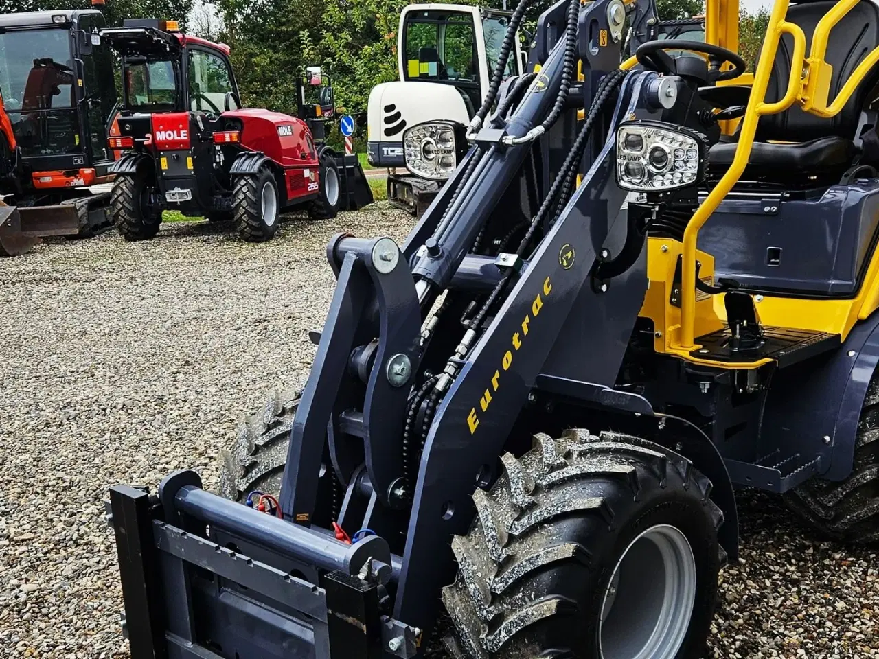 Billede 4 - Eurotrac W11 / fabriksny / skovl & gafler / Kubota motor