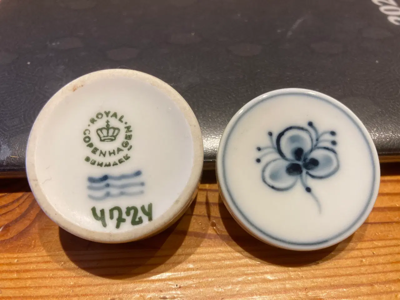 Billede 2 - Pilleæske med låg Royal Copenhagen nr. 4724