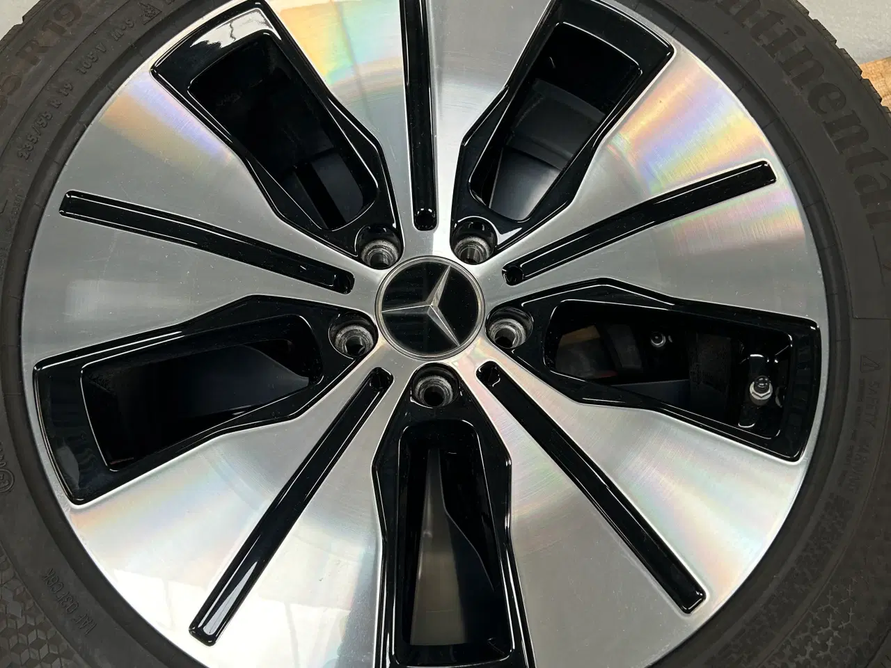 Billede 2 - Mercedes EQC 19” vinterdæk med fælge