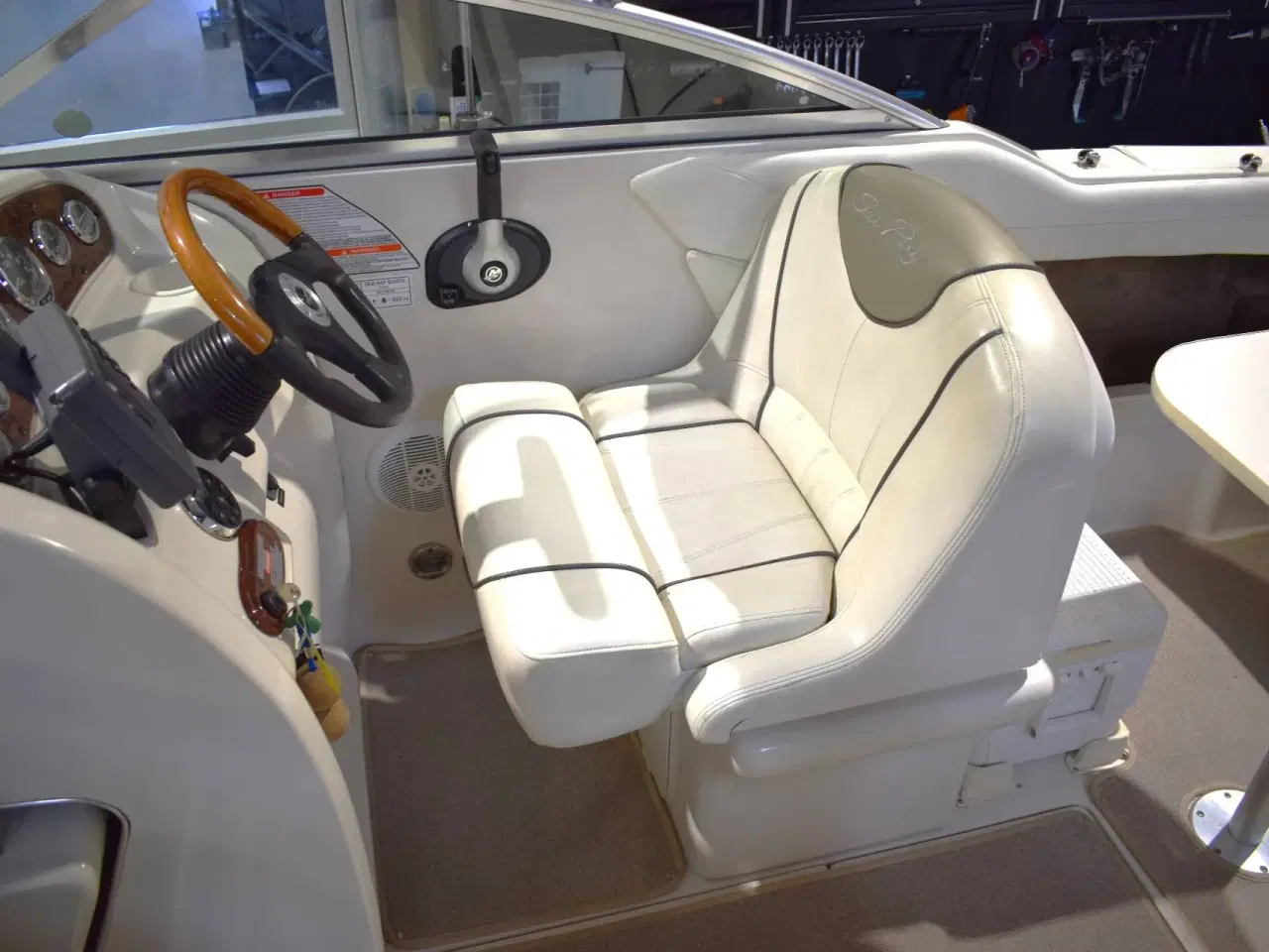 Billede 10 - Searay 225 Weekender - MerCruiser 5,0 V8