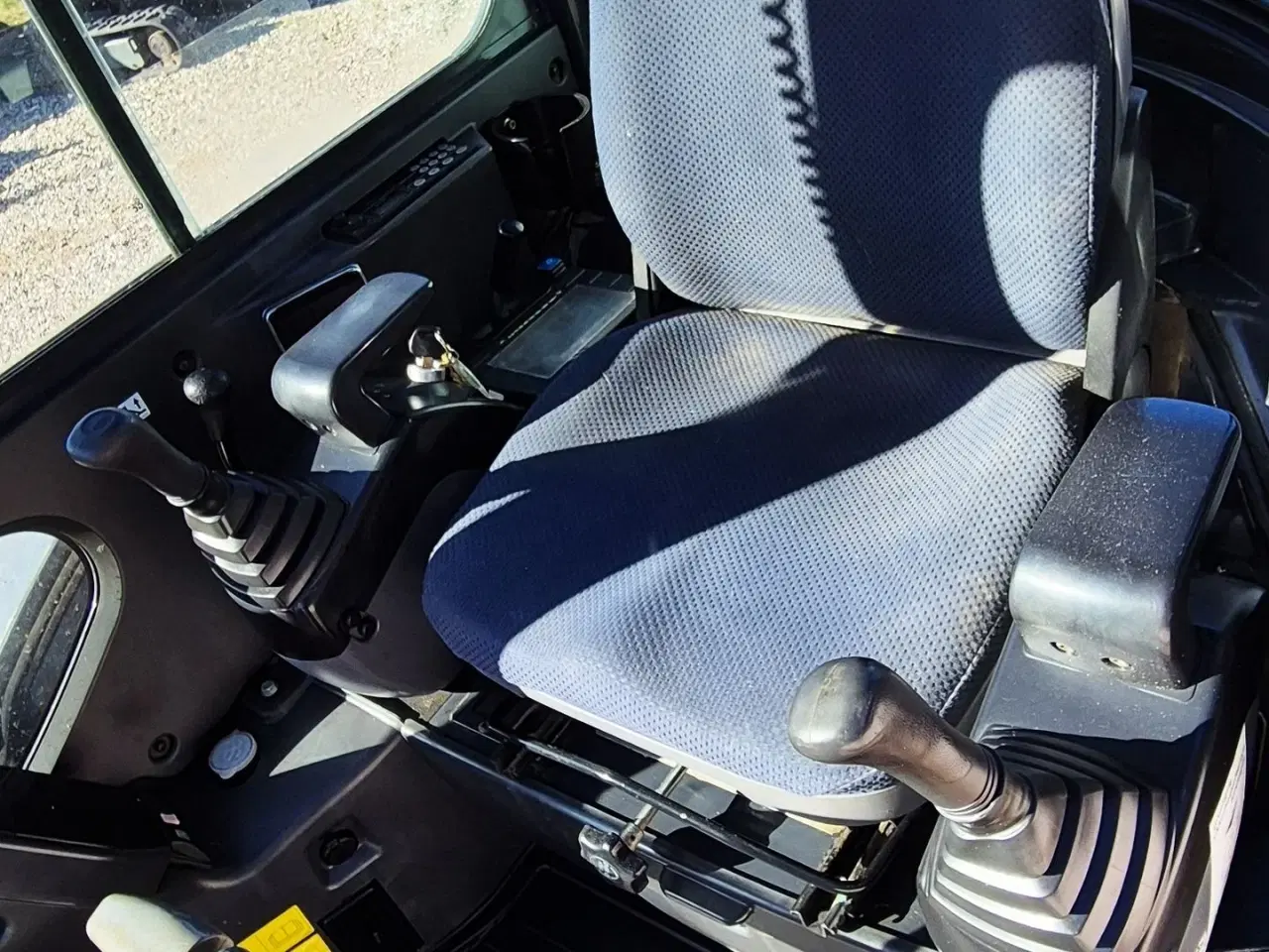 Billede 15 - Hitachi ZX22U-2 CLR / Powertilt / 2500 kg maskine / 4 skovle + rive