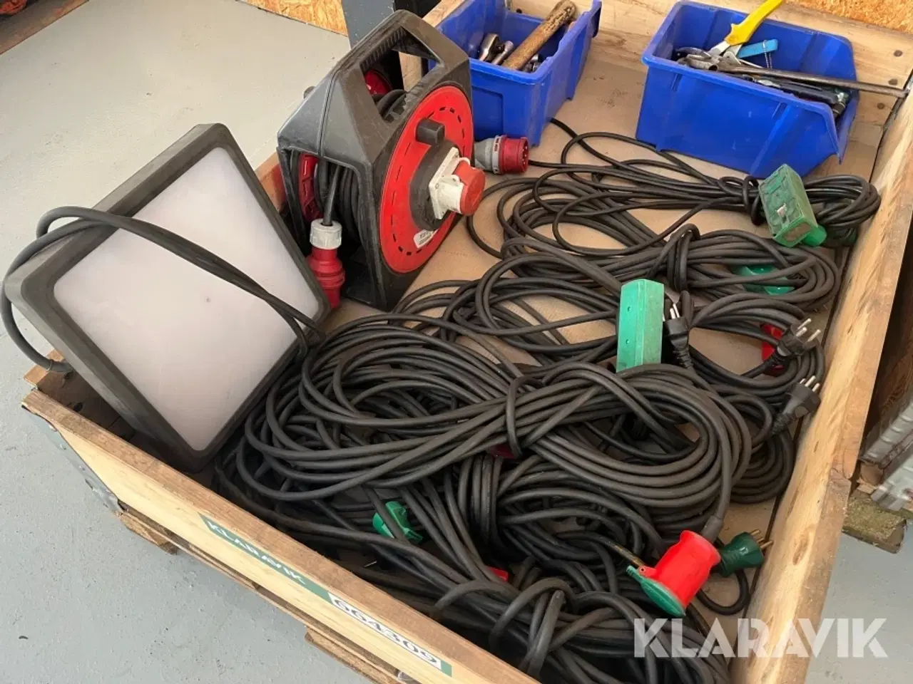 Billede 9 - Diverse udstyr og ledninger