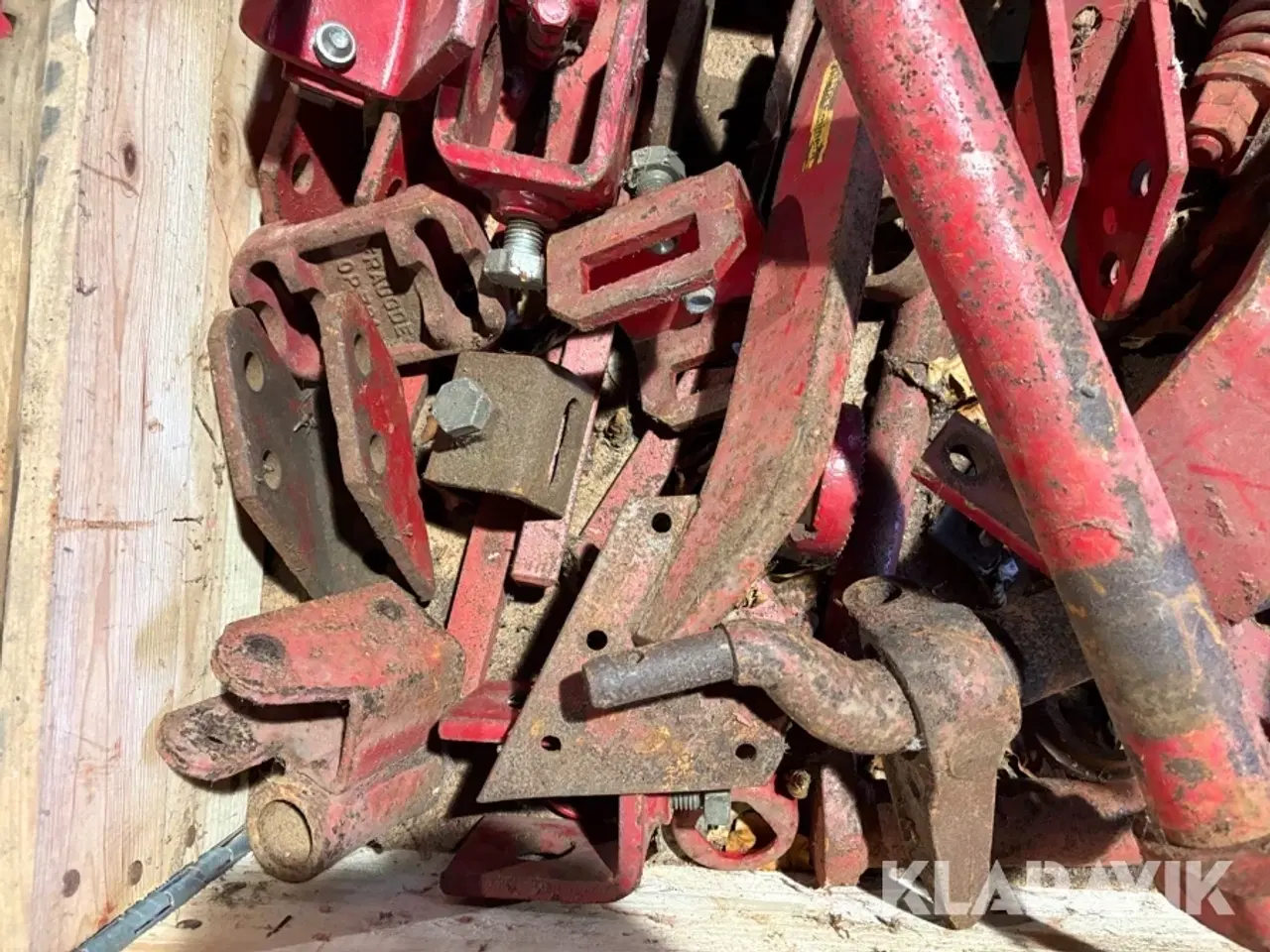 Billede 12 - Blandet lot plovdele til skjold / Kongskilde