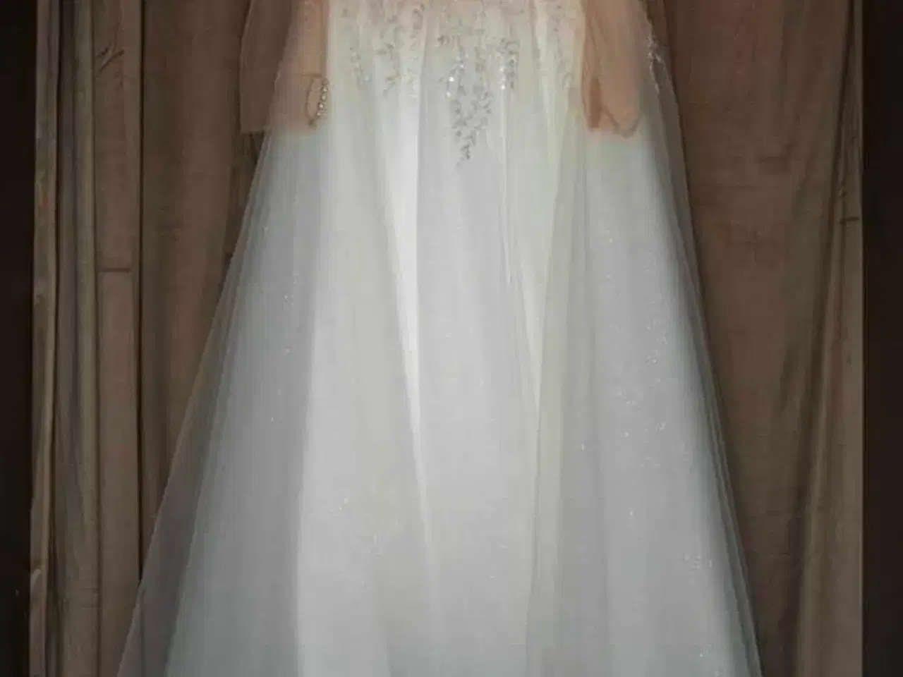 Billede 1 - Brudekjole 